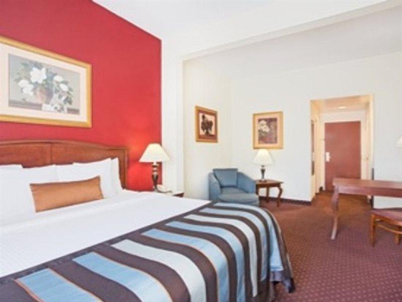 Holiday Inn Express & Suites - Mobile - I-65 By Ihg Ngoại thất bức ảnh