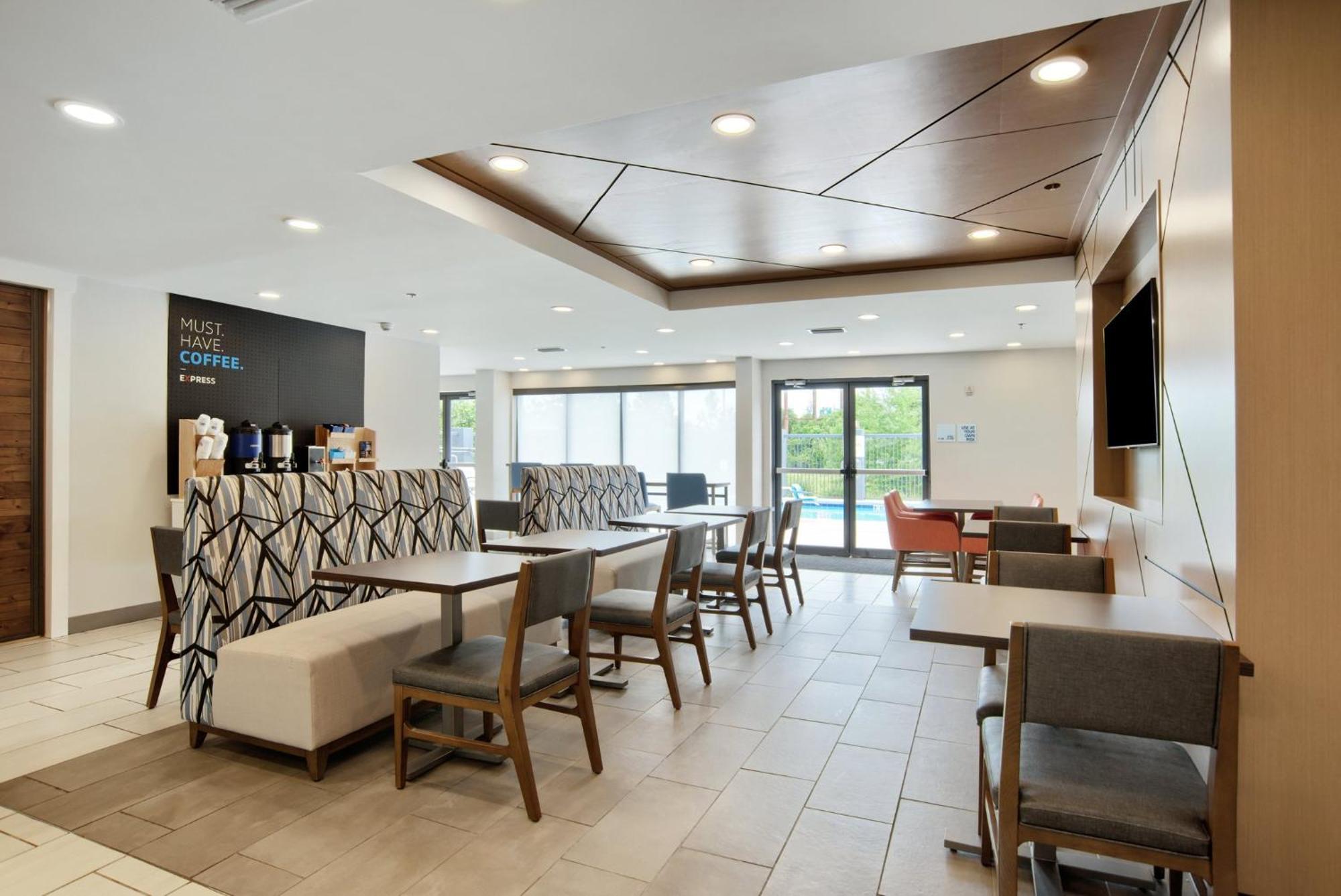 Holiday Inn Express & Suites - Mobile - I-65 By Ihg Ngoại thất bức ảnh